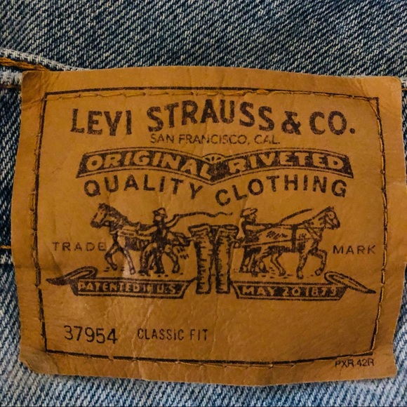 Levi’s WHITE Tag Vintage High Waisted Cutoff Jeans - Picture 4 of 7